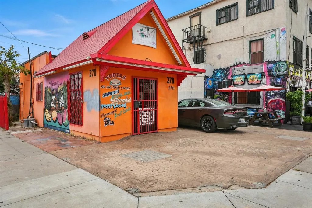 2711 Imperial Avenue