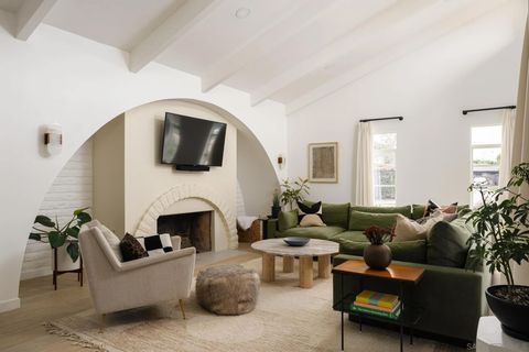 Property photo of 1450 Highland Dr, Solana Beach, CA 92075