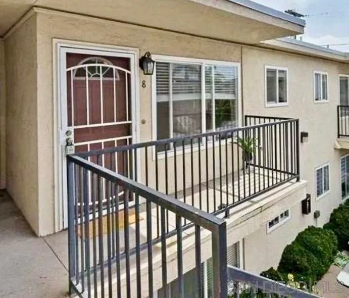 4387 Illinois 8