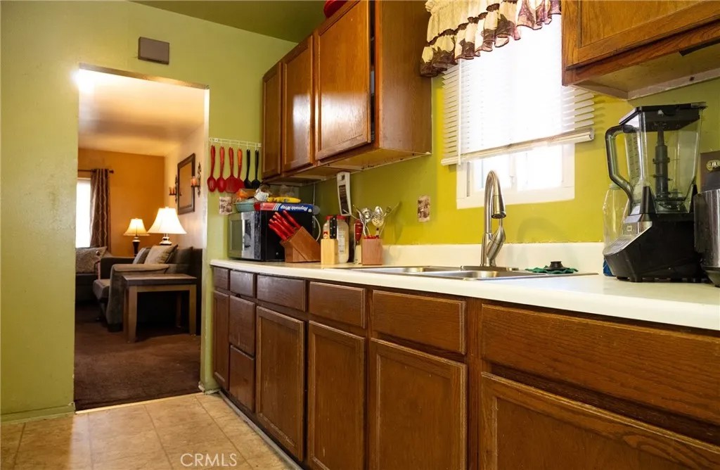 522 W Hillcrest Boulevard