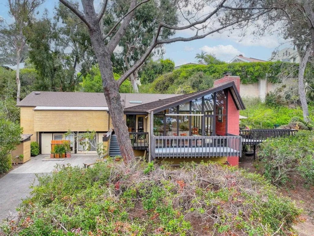 Photo of 343 Serpentine Drive, Del Mar, CA 92014 (MLS # NDP2607171)