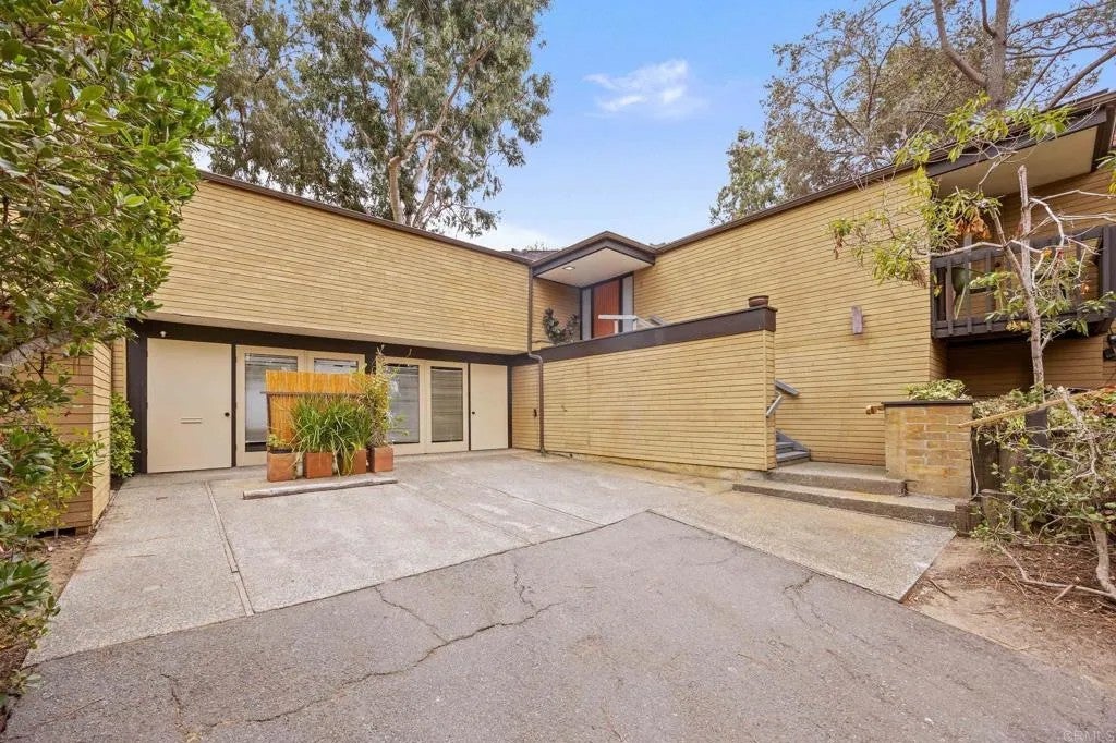 343 Serpentine Drive