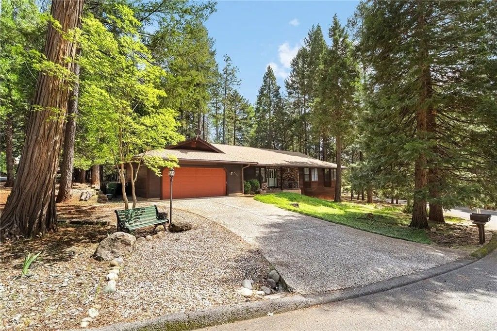 Photo of 6145 Firethorn Cir, Magalia, CA 95954 (MLS # SN26070806)