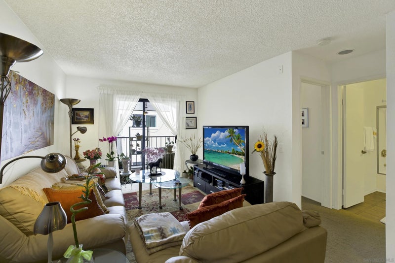 6330 Genesee Ave 209