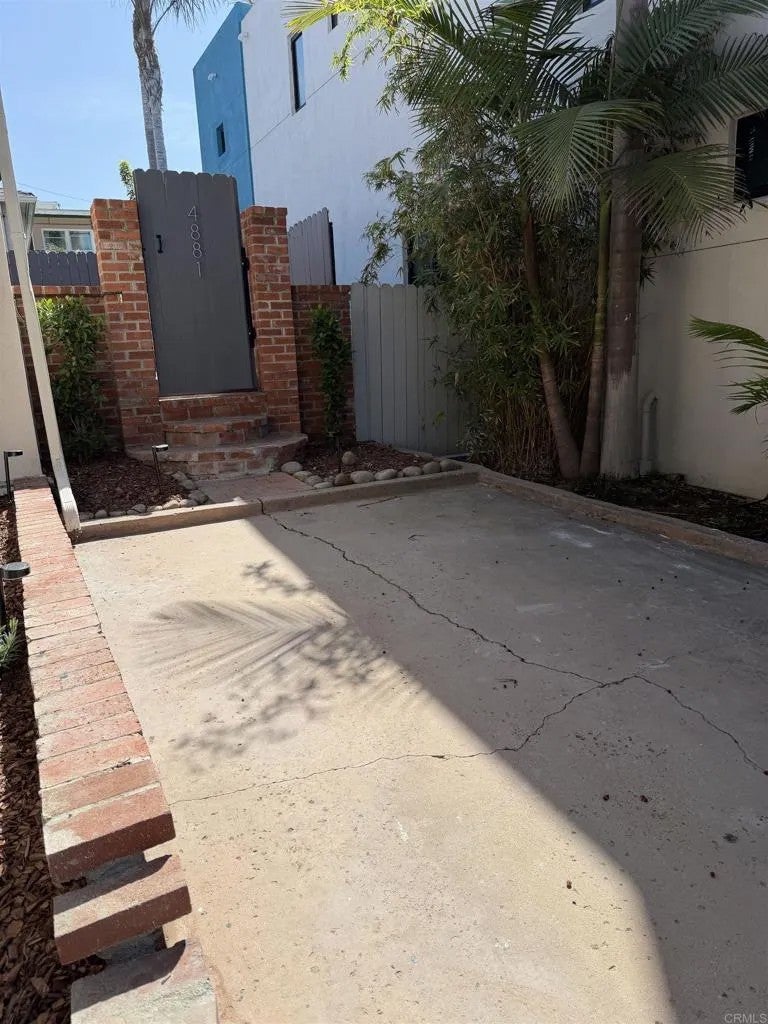 Photo of 4881 Dixie Dr, San Diego, CA 92109 (MLS # NDP2607988)