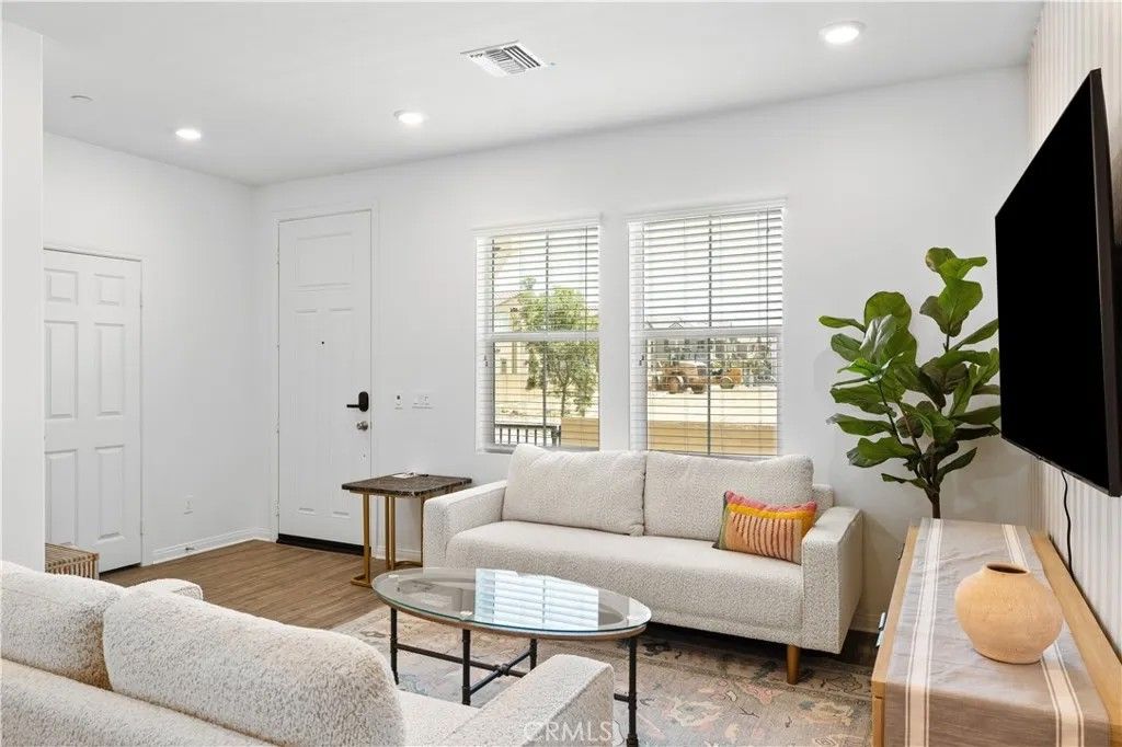 Photo of 3957 E Huntington St, Ontario, CA 91761 (MLS # AR25266580)