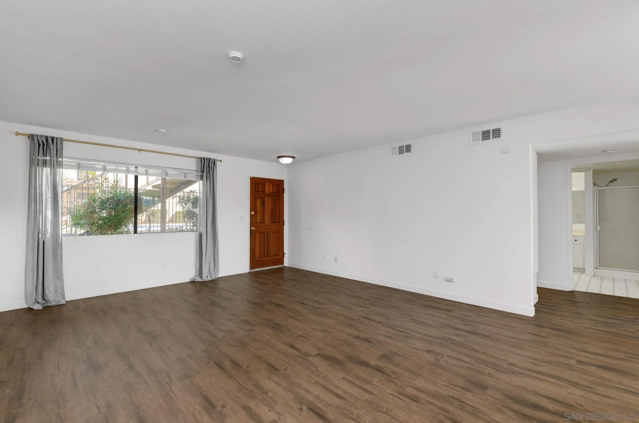 625 S Fig Street 10