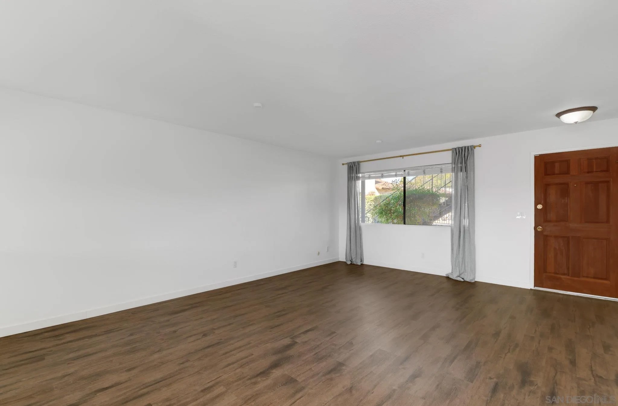 625 S Fig Street 10