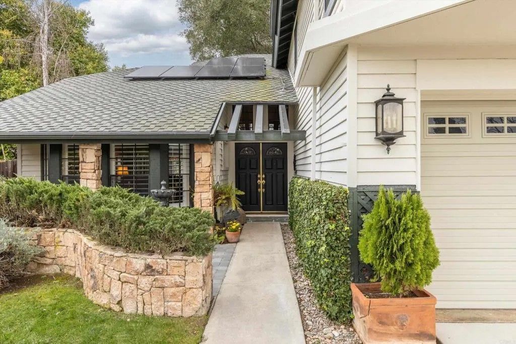 Photo of 2026 Palsero Ave, Escondido, CA 92029 (MLS # NDP2602078)