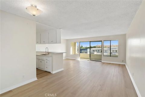 1187 E 3rd Street 215 Long Beach CA 90802