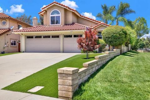 Photo of 2207 Pleasantwood Lane, Escondido, CA 92026 (MLS # NDP2602122)