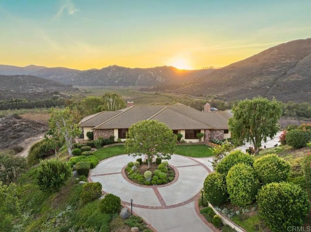 Photo of 3652 Monte Real Real, Escondido, CA 92029 (MLS # NDP2510623)