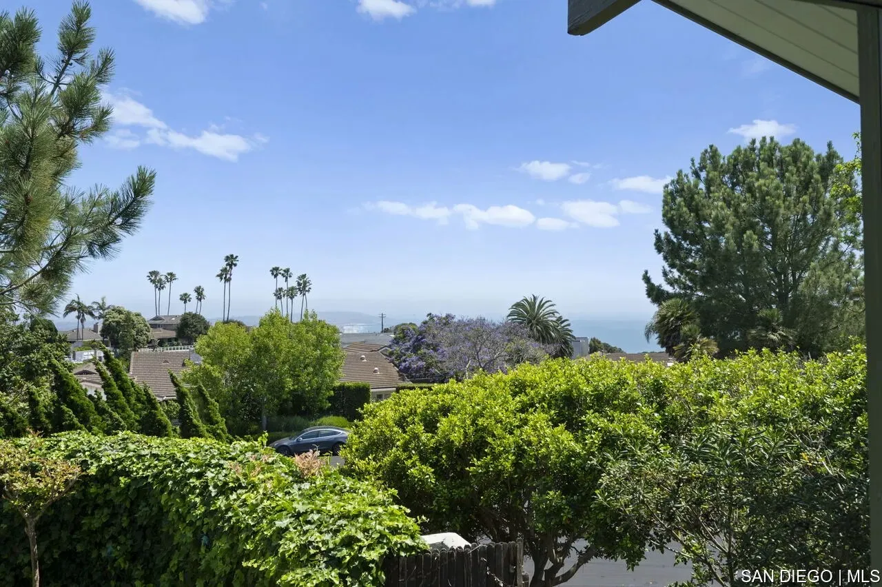 La Jolla, California 92037, United States, 5 Bedrooms Bedrooms, ,6 BathroomsBathrooms,Residential,Active,165179