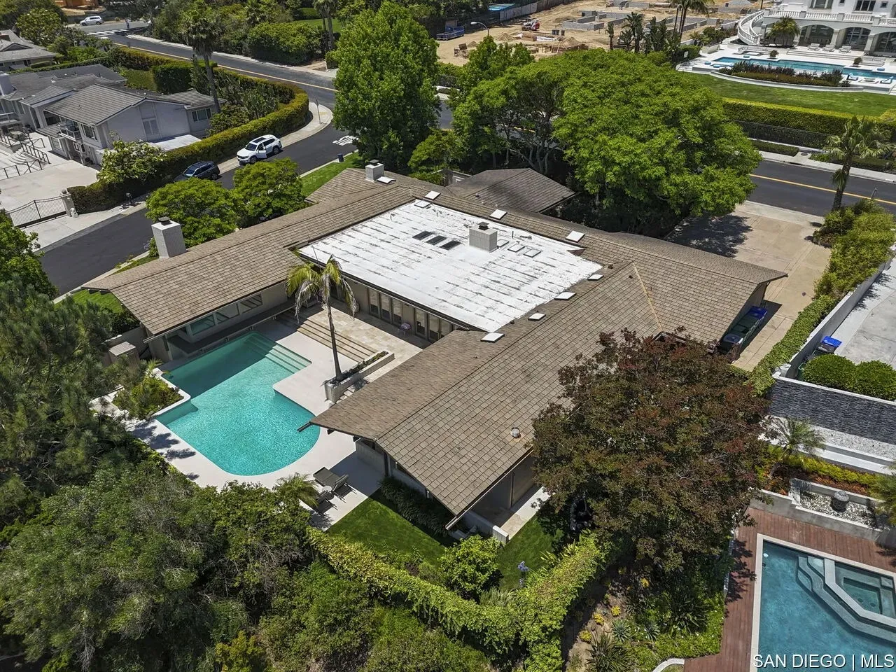 La Jolla, California 92037, United States, 5 Bedrooms Bedrooms, ,6 BathroomsBathrooms,Residential,Active,165179