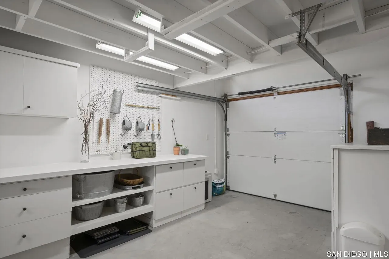 La Jolla, California 92037, United States, 5 Bedrooms Bedrooms, ,6 BathroomsBathrooms,Residential,Active,165179