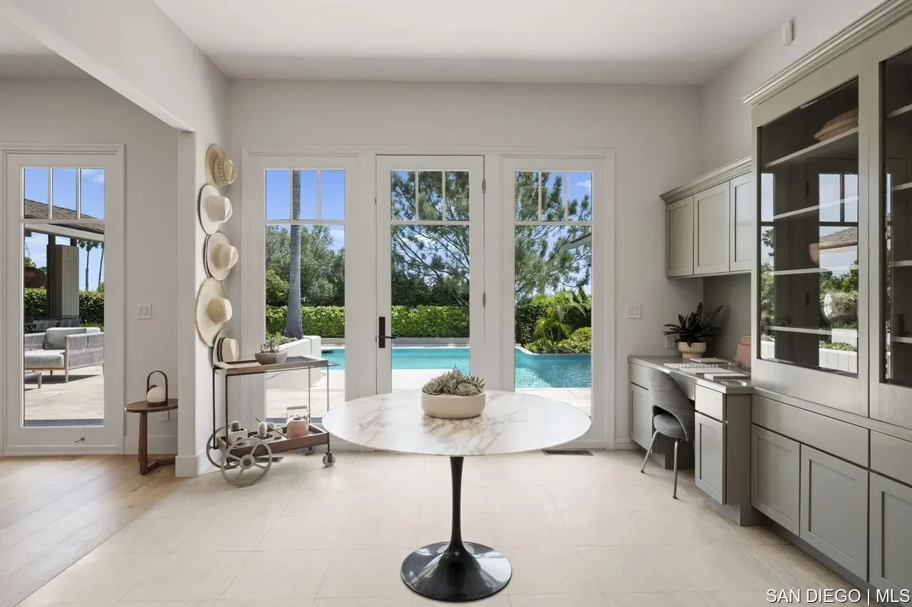 La Jolla, California 92037, United States, 5 Bedrooms Bedrooms, ,6 BathroomsBathrooms,Residential,Active,165179