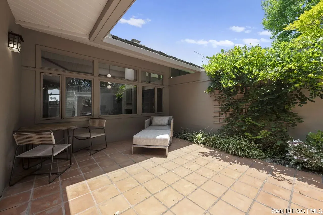 La Jolla, California 92037, United States, 5 Bedrooms Bedrooms, ,6 BathroomsBathrooms,Residential,Active,165179