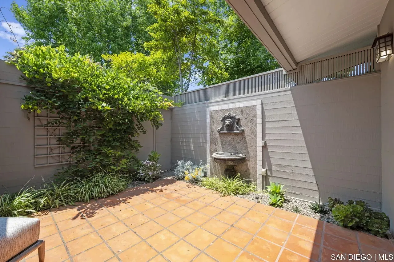 La Jolla, California 92037, United States, 5 Bedrooms Bedrooms, ,6 BathroomsBathrooms,Residential,Active,165179