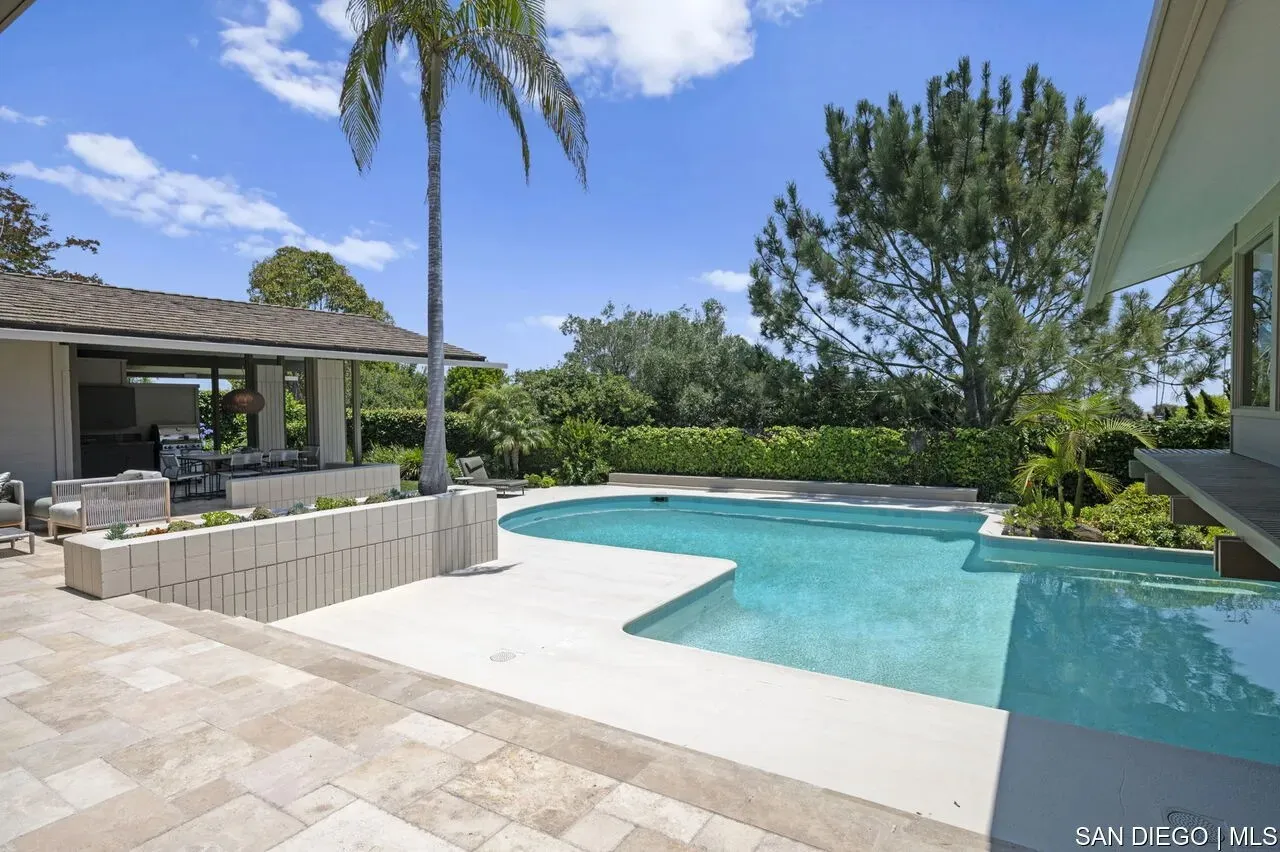 La Jolla, California 92037, United States, 5 Bedrooms Bedrooms, ,6 BathroomsBathrooms,Residential,Active,165179