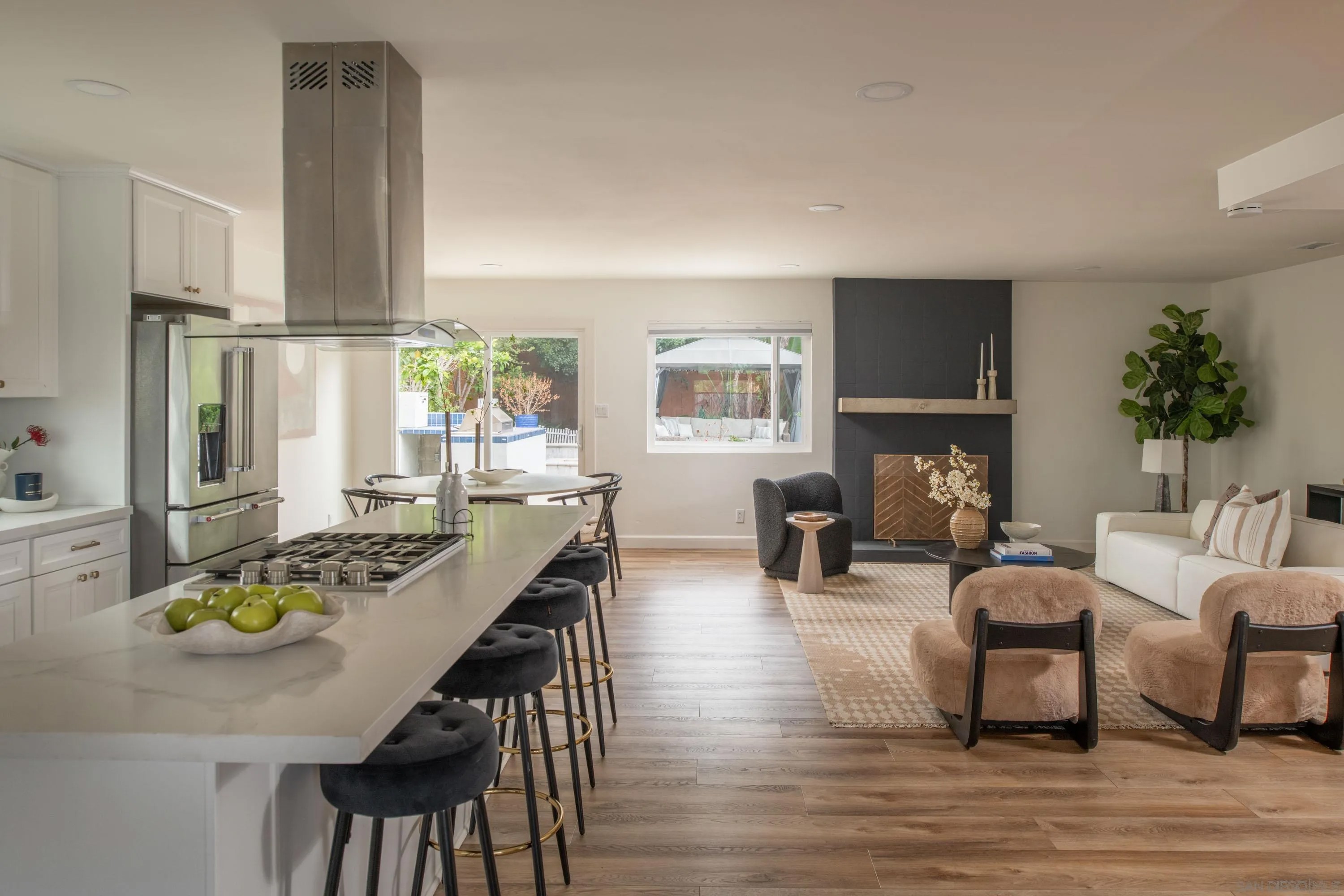 6739 Green Gables Ave