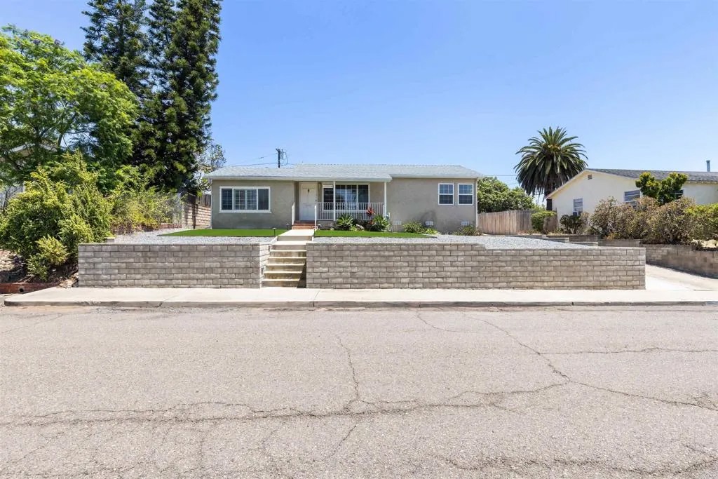 2319 Charles Way