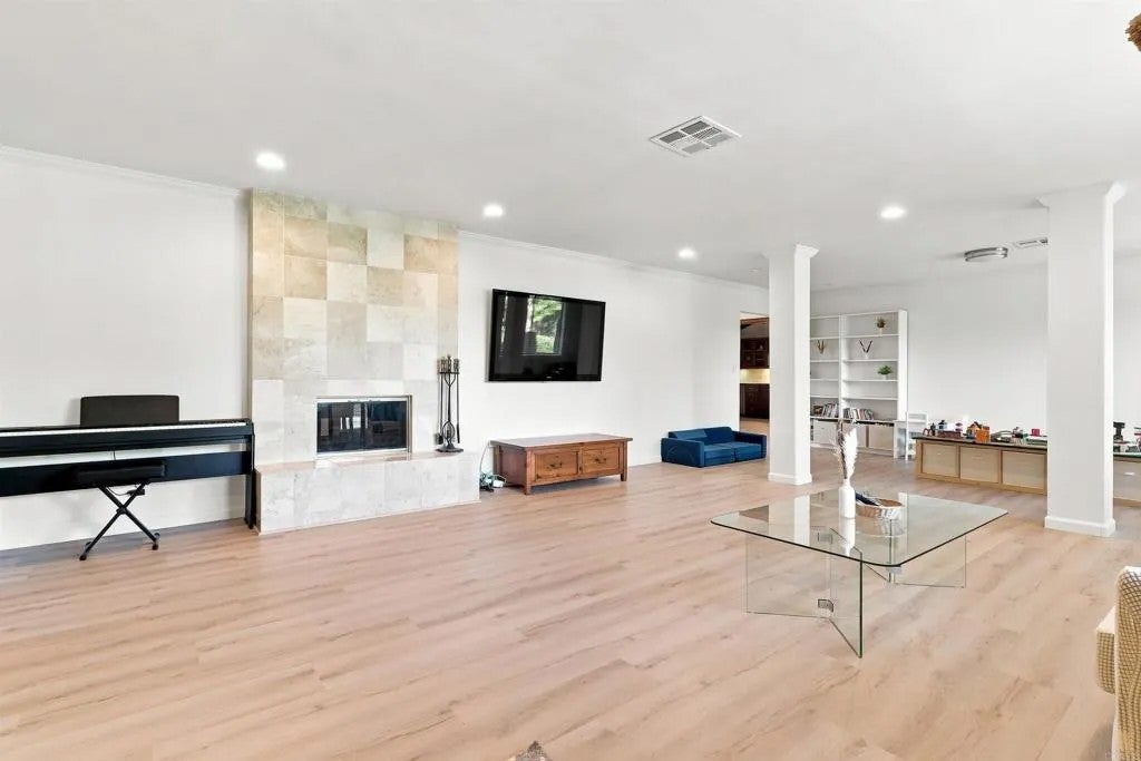 3056 Overhill Drive