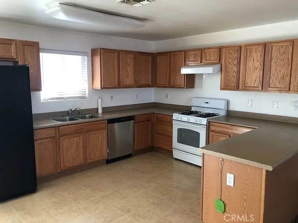 Photo of 73590 Sunnyslope Dr #4, 29 Palms, CA 92277 (MLS # JT26042278)