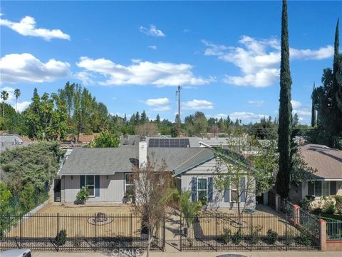 Photo of 10020 Mason Avenue, Chatsworth, CA 91311 (MLS # SR26059493)