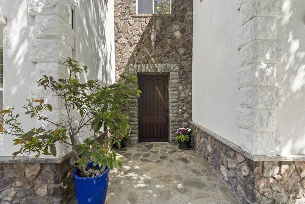 Photo of 835 Lynwood Drive, Encinitas, CA 92024 (MLS # NDP2602926)