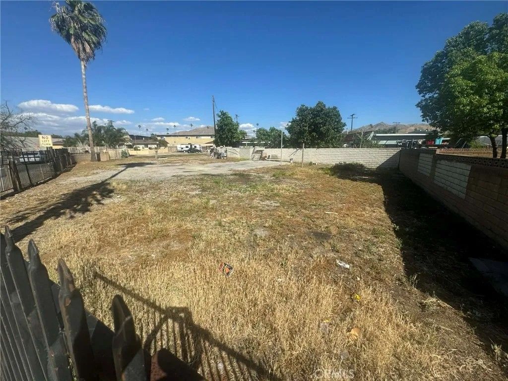 Photo of 0 E La Cadena, Riverside, CA 92507 (MLS # CV26071480)