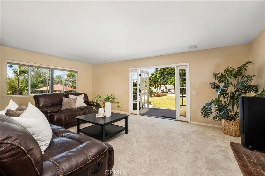 10381 Brightwood