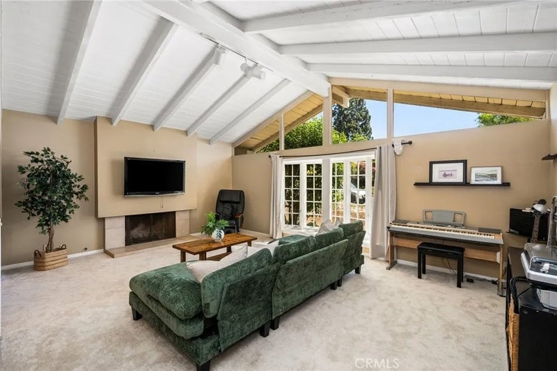 10381 Brightwood