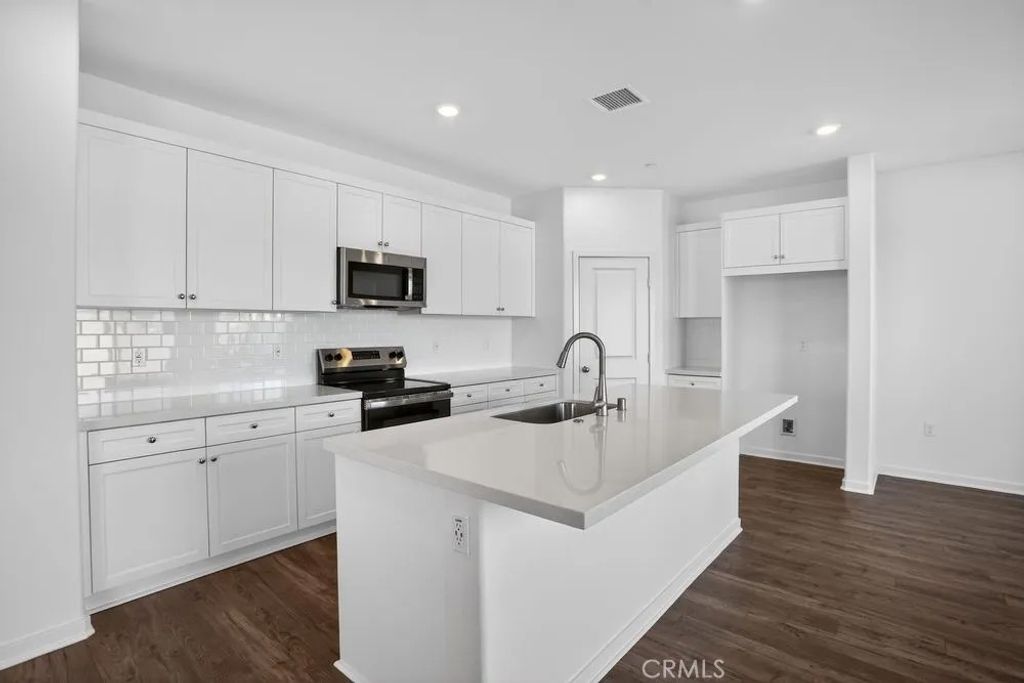 Photo of 9567 Silverstein Drive, Riverside, CA 92508 (MLS # IG26007477)