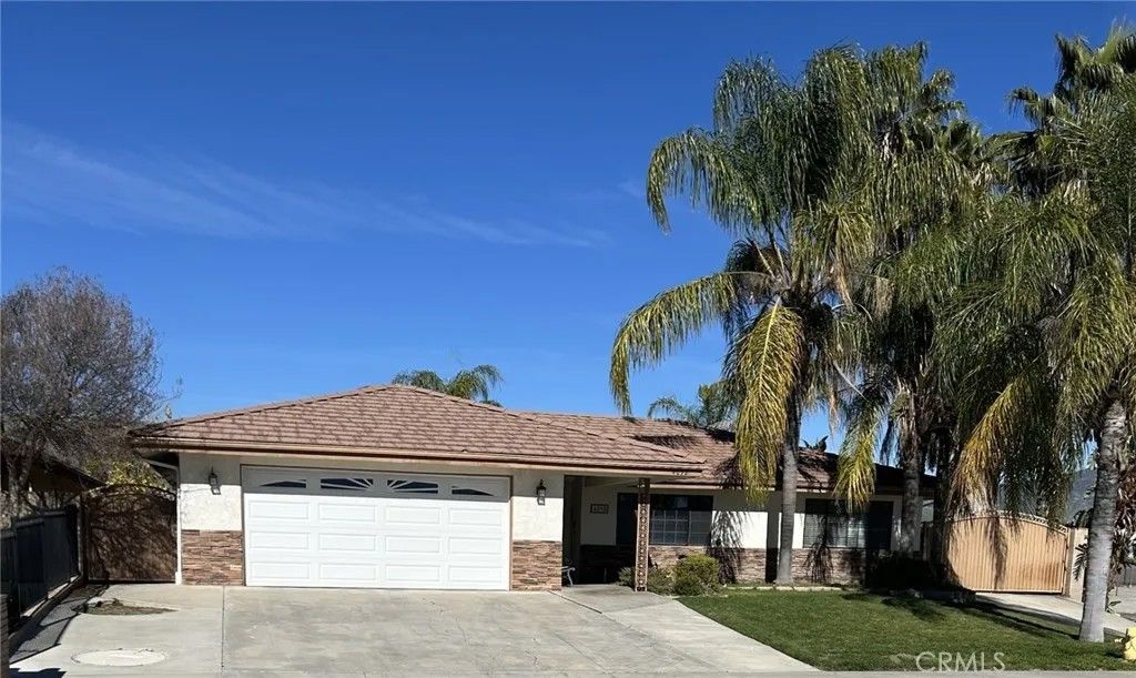 Photo of 4098 Bordeaux Ln, Hemet, CA 92544 (MLS # SW25270126)