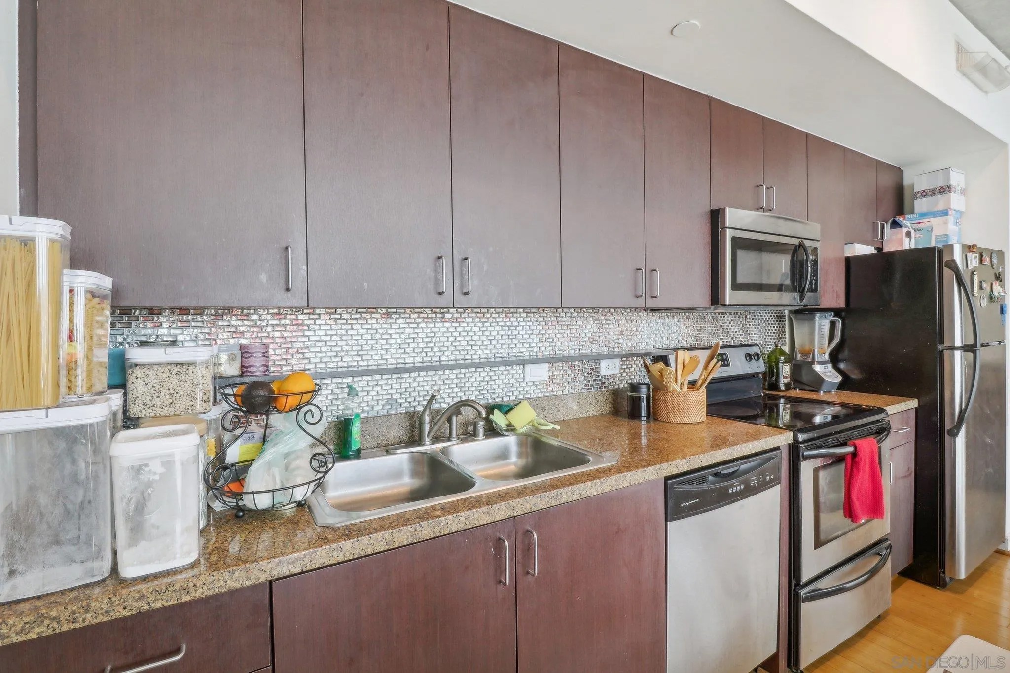 1080 Park Blvd 1614