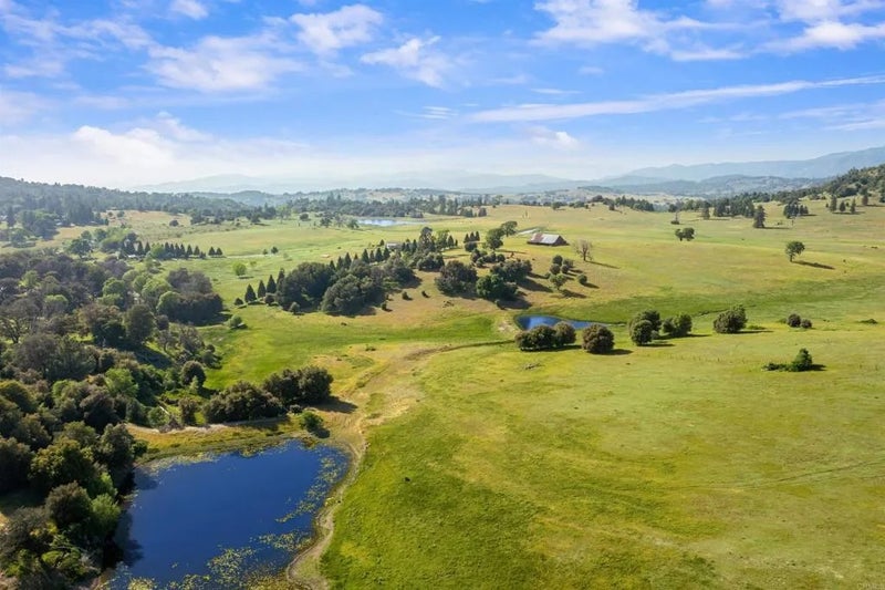 3510 Deer Lake Park