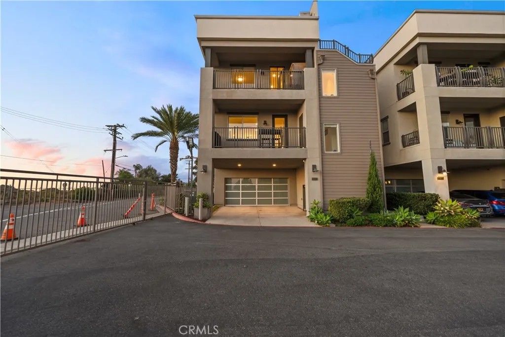 Photo of 1068 Hampton, Costa Mesa, CA 92627 (MLS # OC26066950)