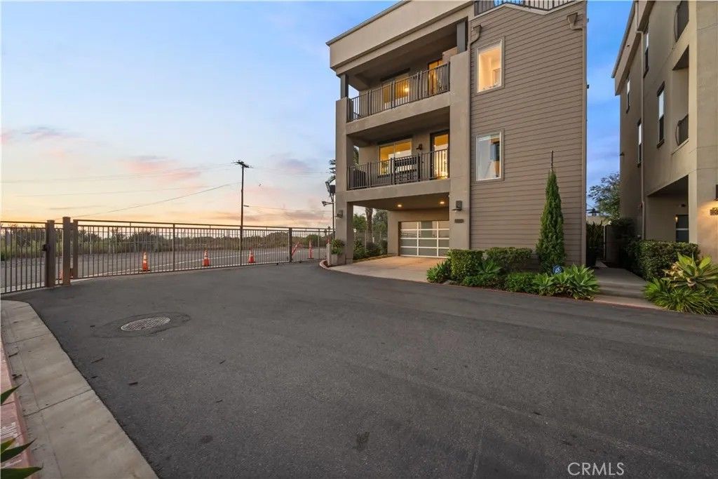 Photo of 1068 Hampton, Costa Mesa, CA 92627 (MLS # OC26066950)