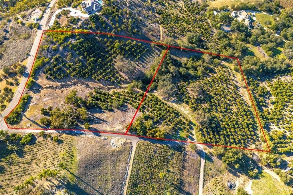 Photo of 13 Via Vaquero, Temecula, CA 92590 (MLS # SW25278071)