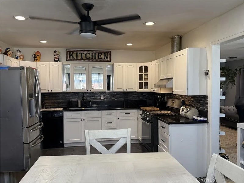 1235 W Ivesbrook