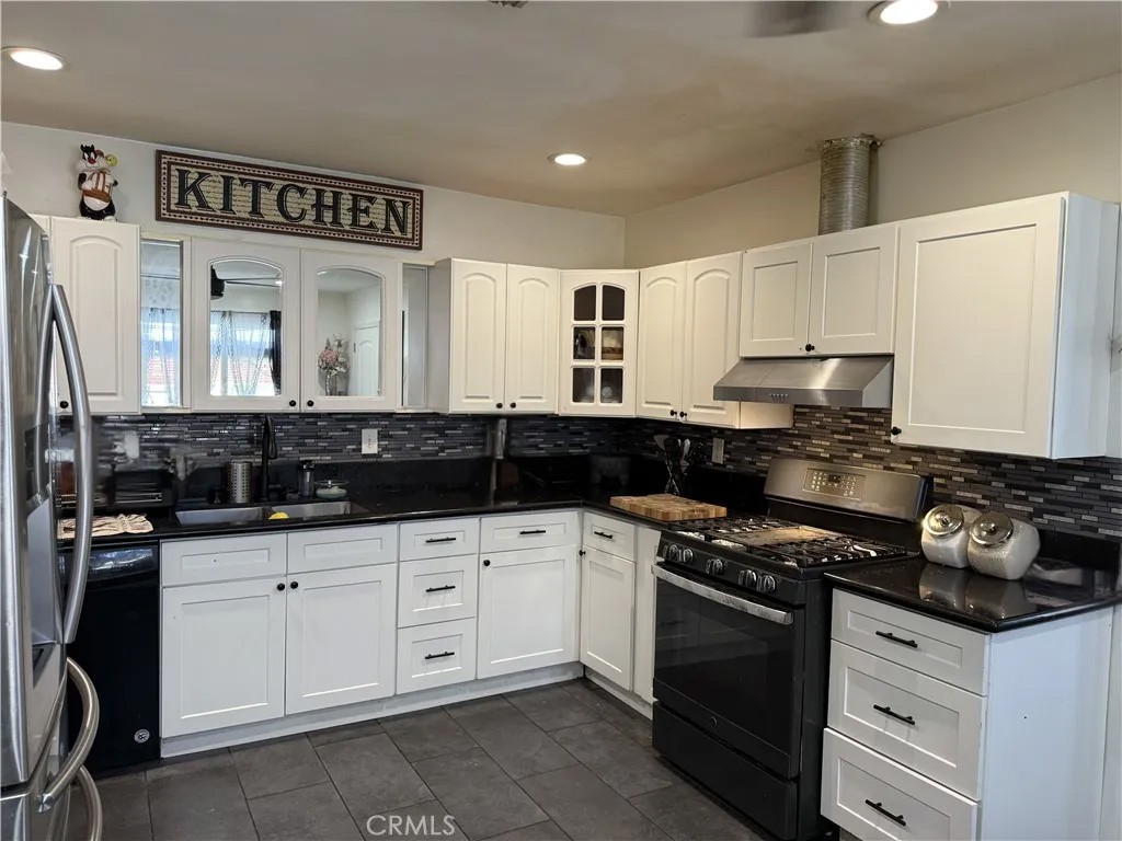 1235 W Ivesbrook