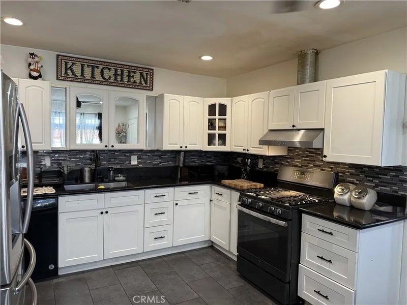 1235 W Ivesbrook