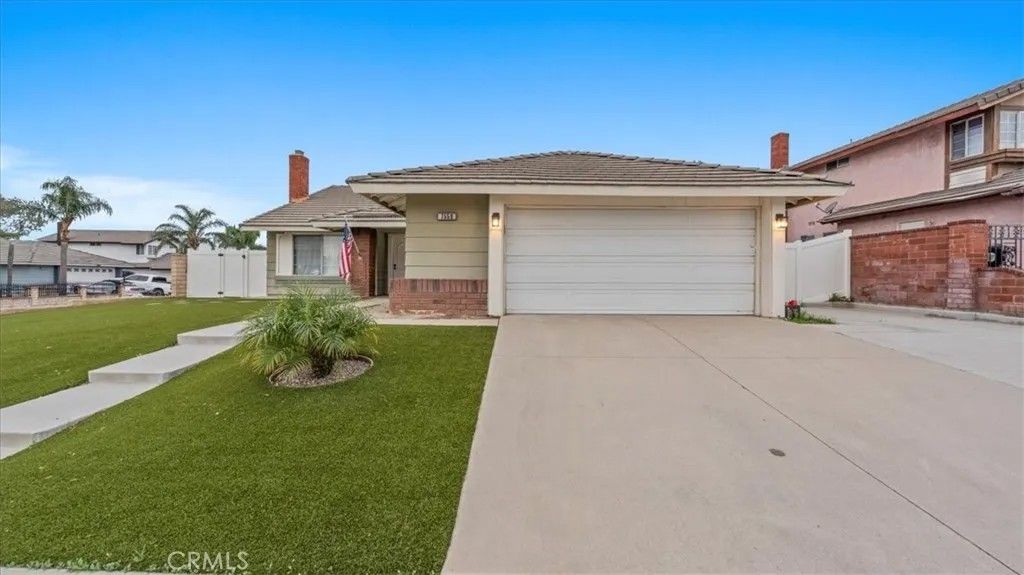 Photo of 7550 Periwinkle Drive, Fontana, CA 92336 (MLS # CV25280003)