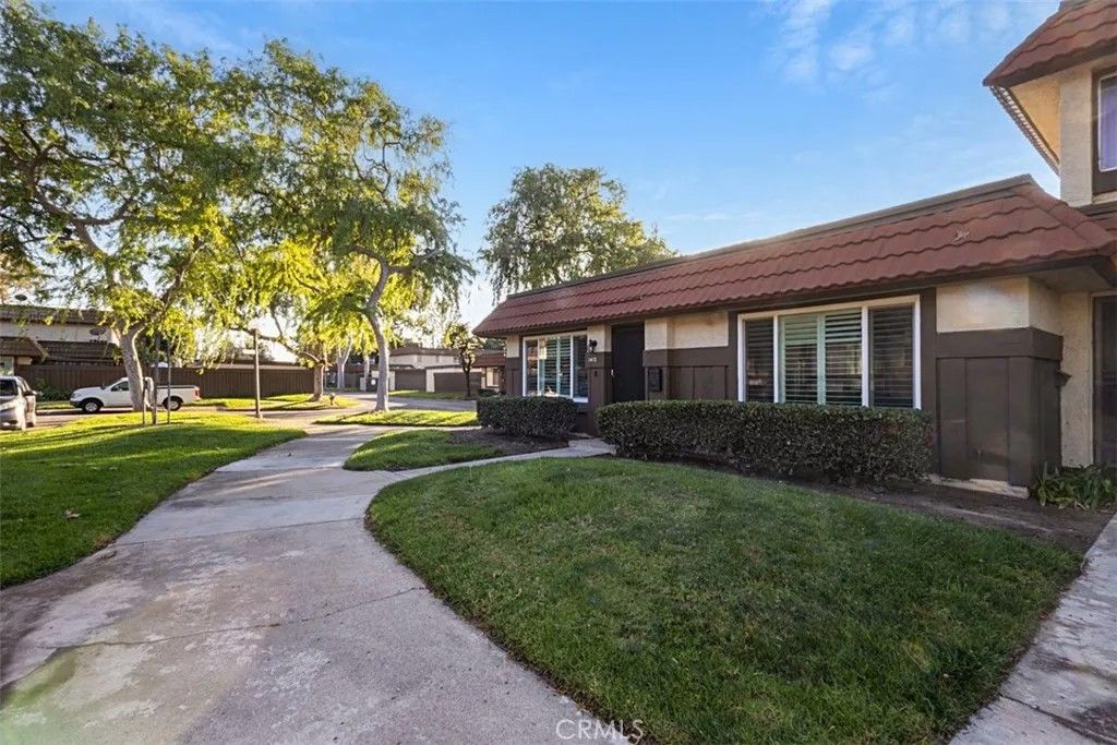 Photo of 1415 N Greenhaven Ln, Anaheim, CA 92801 (MLS # OC26022867)