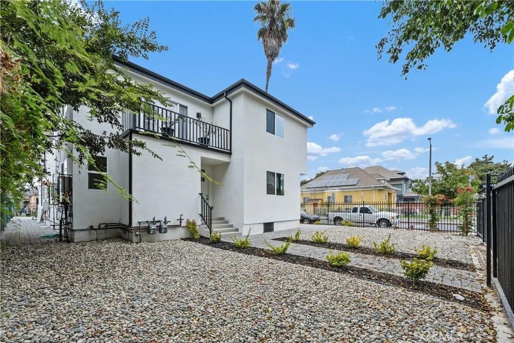 Photo of 759 E 25th St, Los Angeles, CA 90011 (MLS # SR26066845)