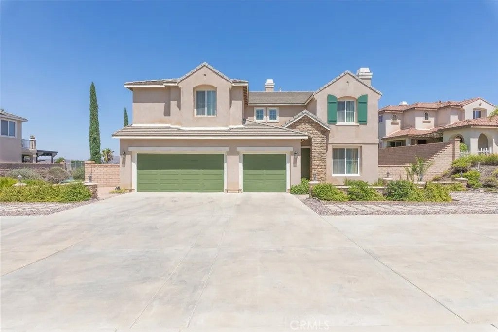 Photo of 4 Via Del Fico Court, Lake Elsinore, CA 92532 (MLS # IG26136392)