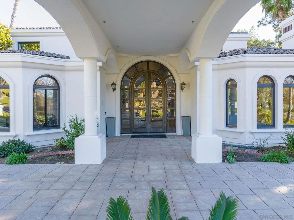 Photo of 17770 Calle Mayor, Rancho Santa Fe, CA 92067 (MLS # 250038153)