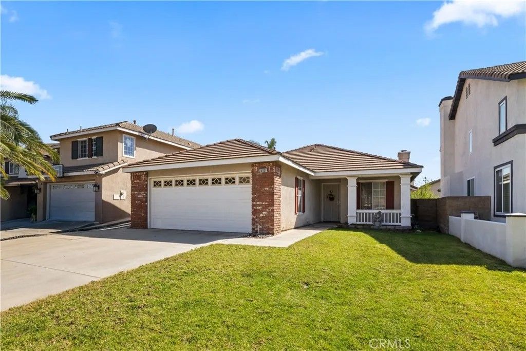 Photo of 15001 Roundup Ln, Fontana, CA 92336 (MLS # CV26077131)