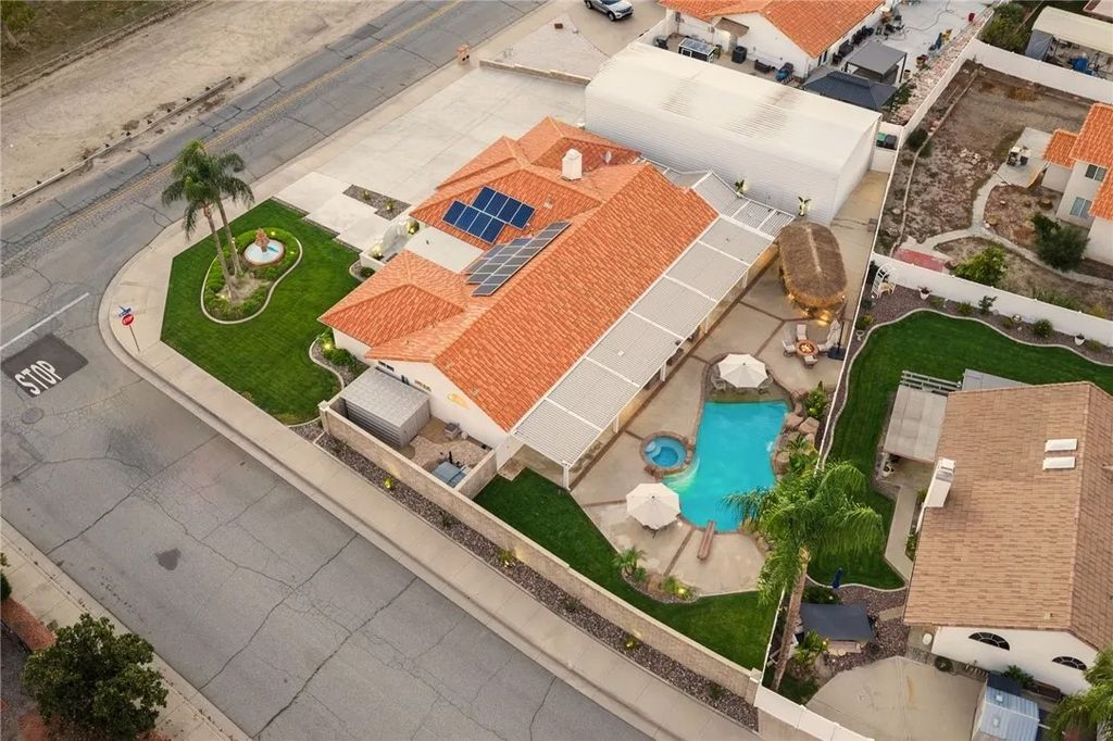 Photo of 1497 Park Ave, San Jacinto, CA 92583 (MLS # SW25257213)