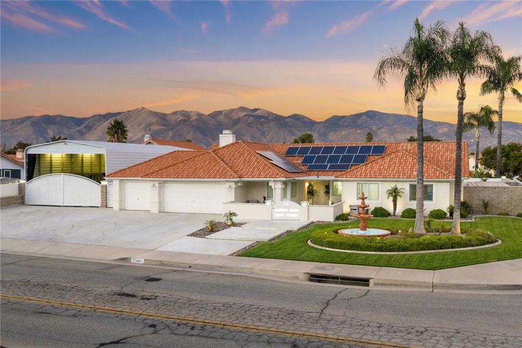 Photo of 1497 Park Ave, San Jacinto, CA 92583 (MLS # SW25257213)